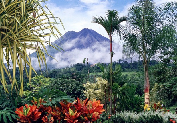 10-reasons-live-costa-rica